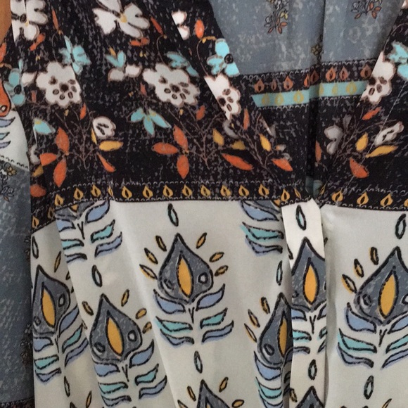 Multi colored spring or summer dressAmazing prints - Picture 4 of 8